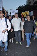 Om Puri at the peace march for the Delhi victim in Mumbai on 29th Dec 2012 (147).JPG